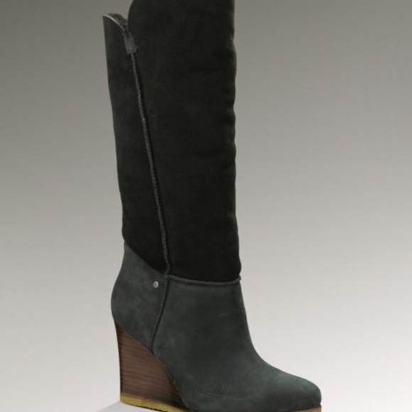 ❤️💯 original Ugg black suede wedge boots - Picture 6 of 13